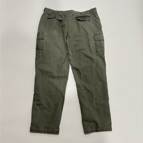 LL Bean Mens Natural Fit Cargo Pants Olive Green Cotton Sz 42x34 - Picture 2 of 3